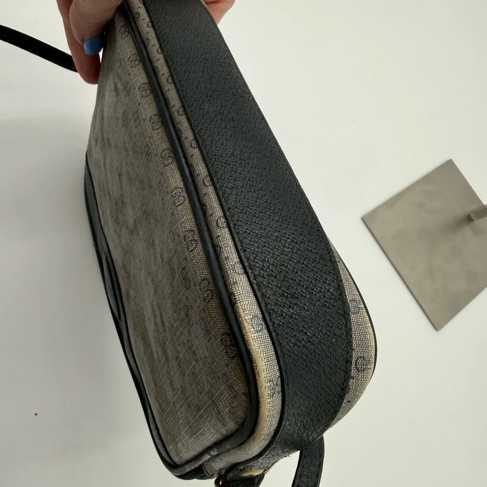 Gucci Gray Monogram Crossbody with Navy Trim - Picture 8 of 13